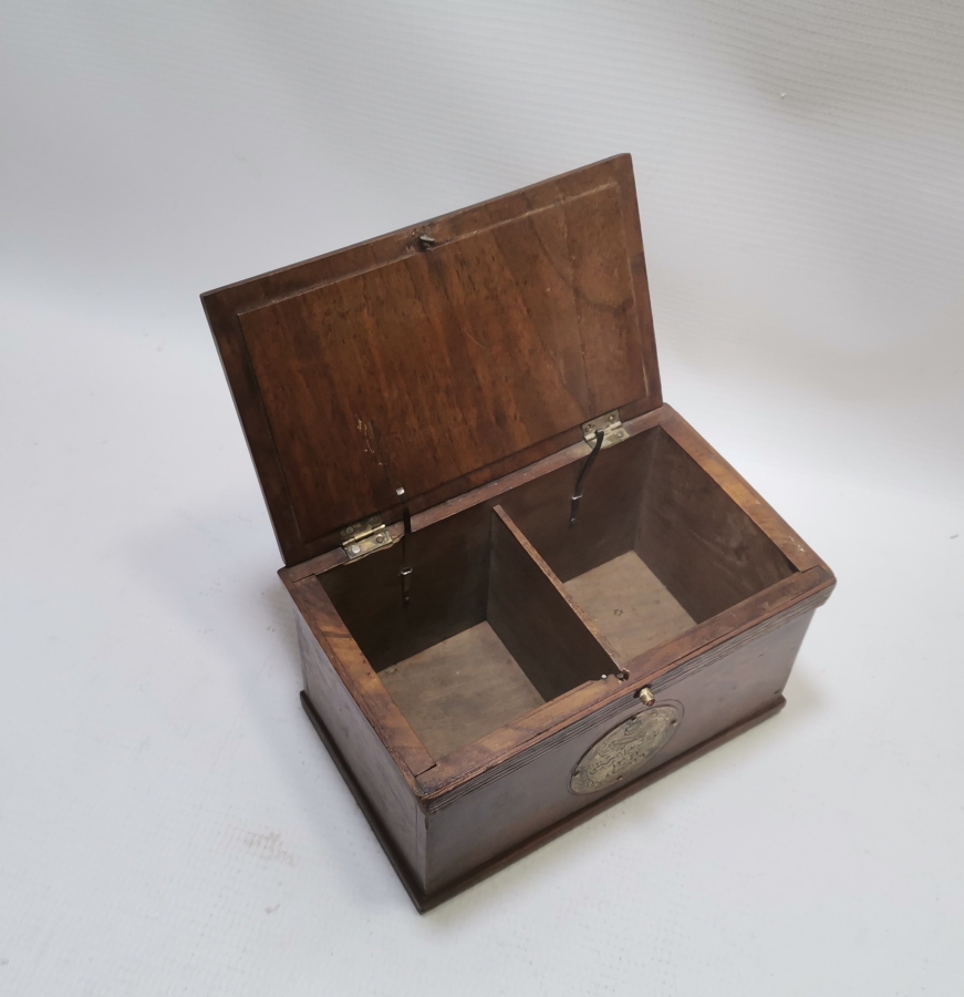 ÜZERİ OSMANLICA YAZILI VE KIBLENÜMALI ÇOK NADİR TEYYARE CEMİYETİ AÇILIŞ HATIRASI SANDIK - KUTU