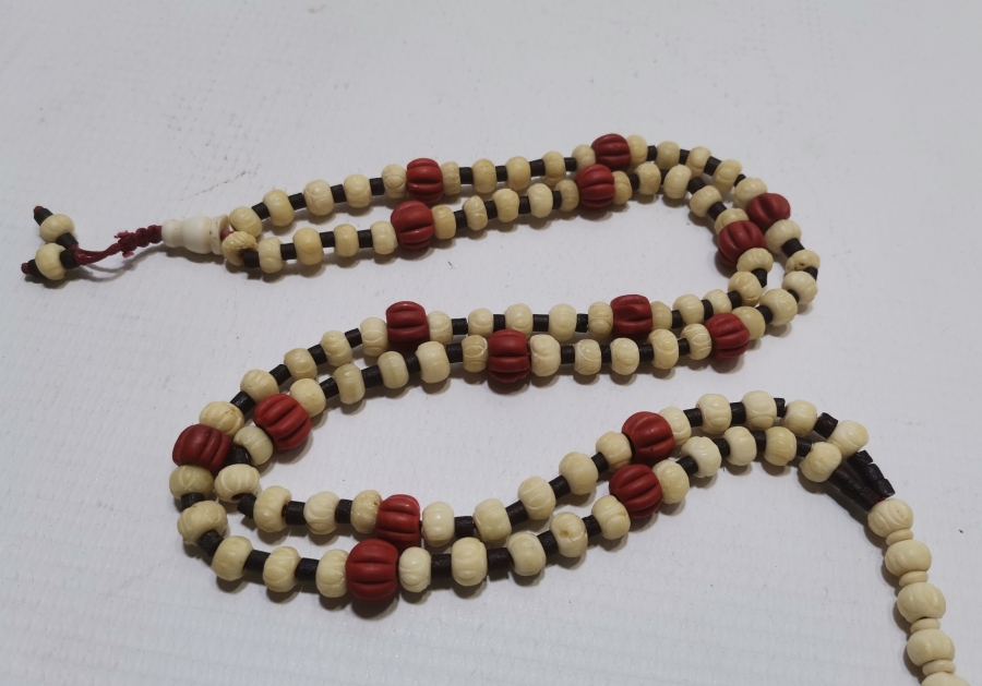 OSMANLI DÖNEMİ MERCAN VE DOĞAL TAŞLARDAN YAPILMIŞ PAPAZ TESPİHİ