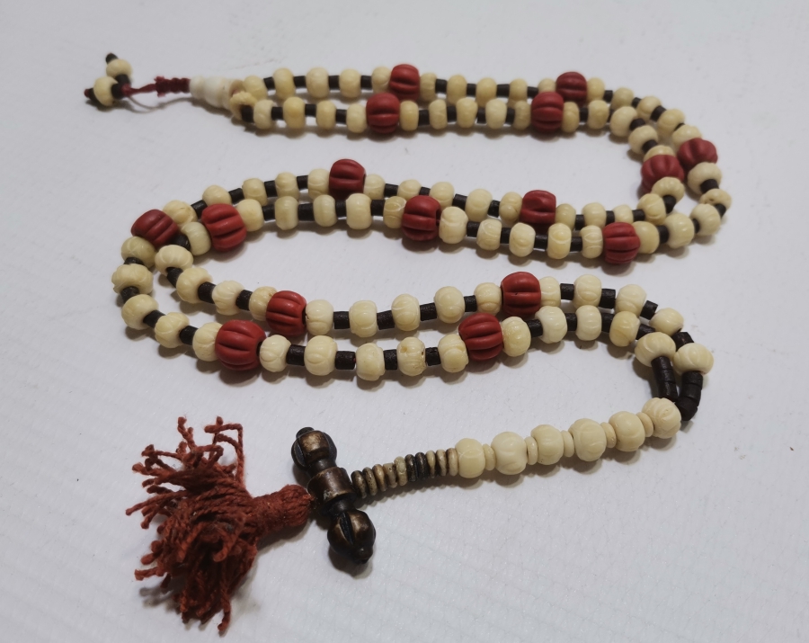 OSMANLI DÖNEMİ MERCAN VE DOĞAL TAŞLARDAN YAPILMIŞ PAPAZ TESPİHİ