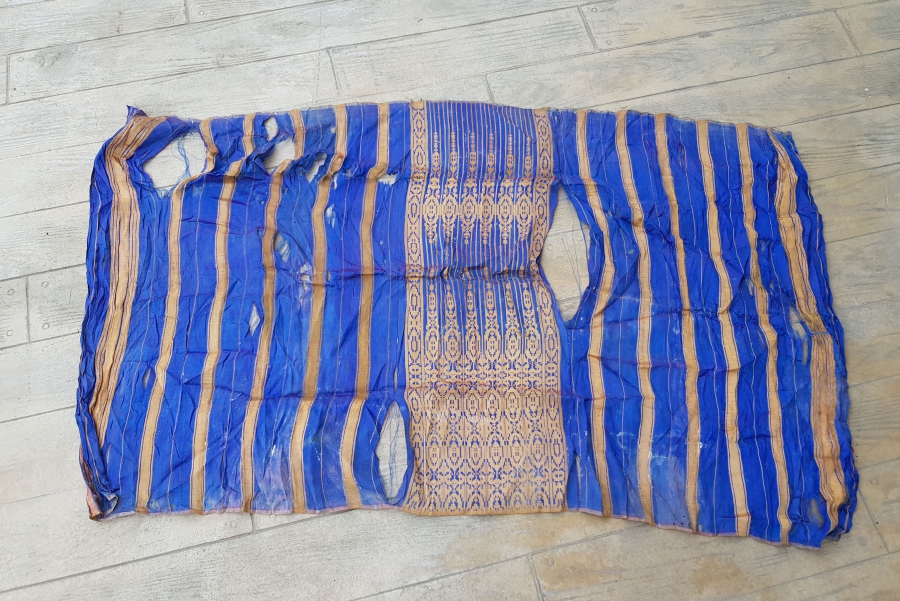 OSMANLI DÖNEMİ SAF GÜMÜŞ VE İPEKTEN DOKUNMUŞ NADİR HEREKE KUMAŞ PARÇASI