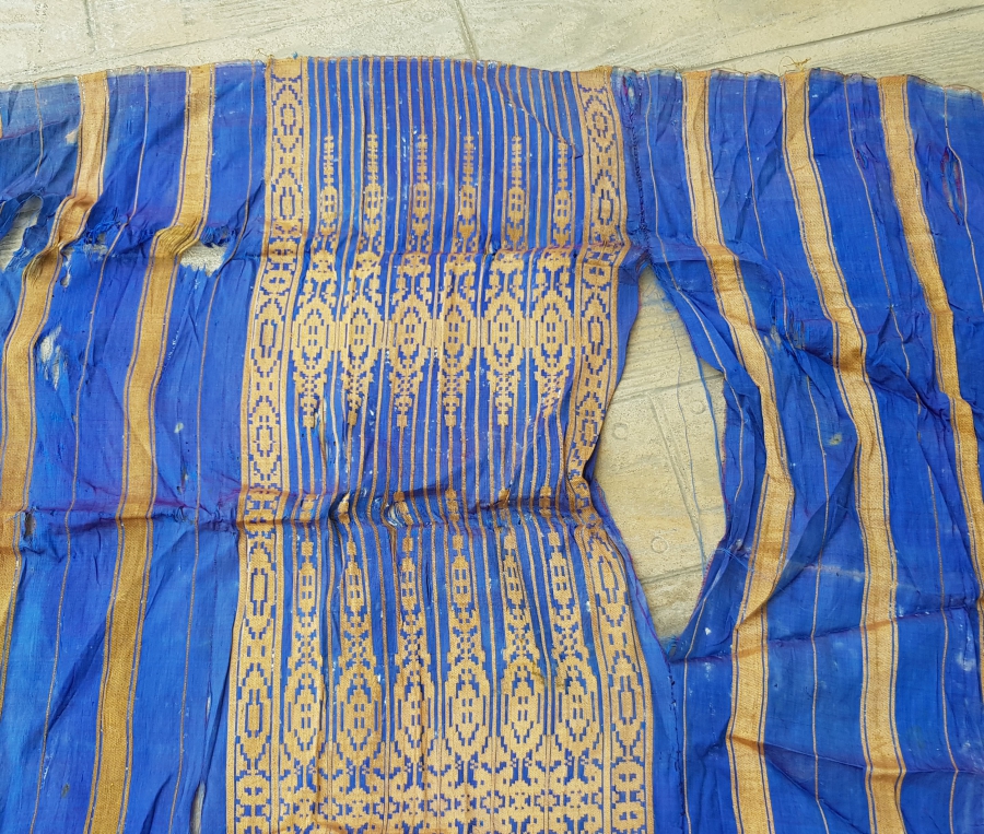 OSMANLI DÖNEMİ SAF GÜMÜŞ VE İPEKTEN DOKUNMUŞ NADİR HEREKE KUMAŞ PARÇASI