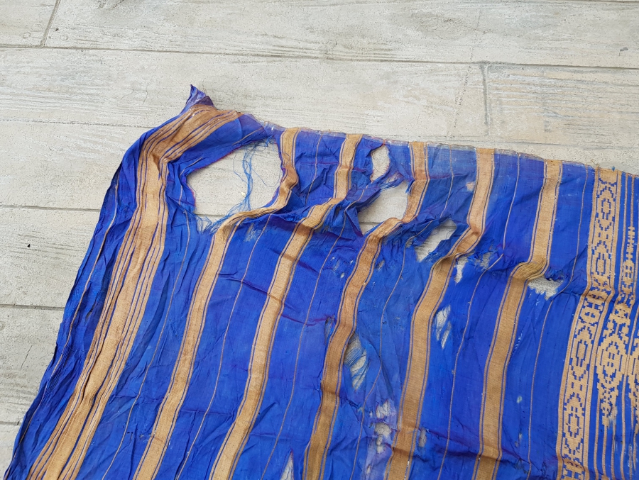 OSMANLI DÖNEMİ SAF GÜMÜŞ VE İPEKTEN DOKUNMUŞ NADİR HEREKE KUMAŞ PARÇASI