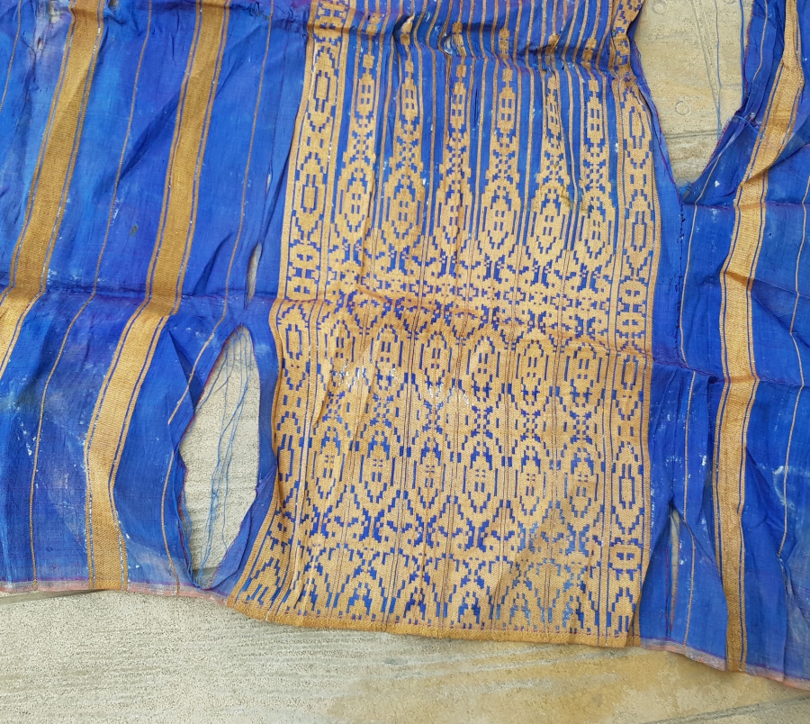 OSMANLI DÖNEMİ SAF GÜMÜŞ VE İPEKTEN DOKUNMUŞ NADİR HEREKE KUMAŞ PARÇASI