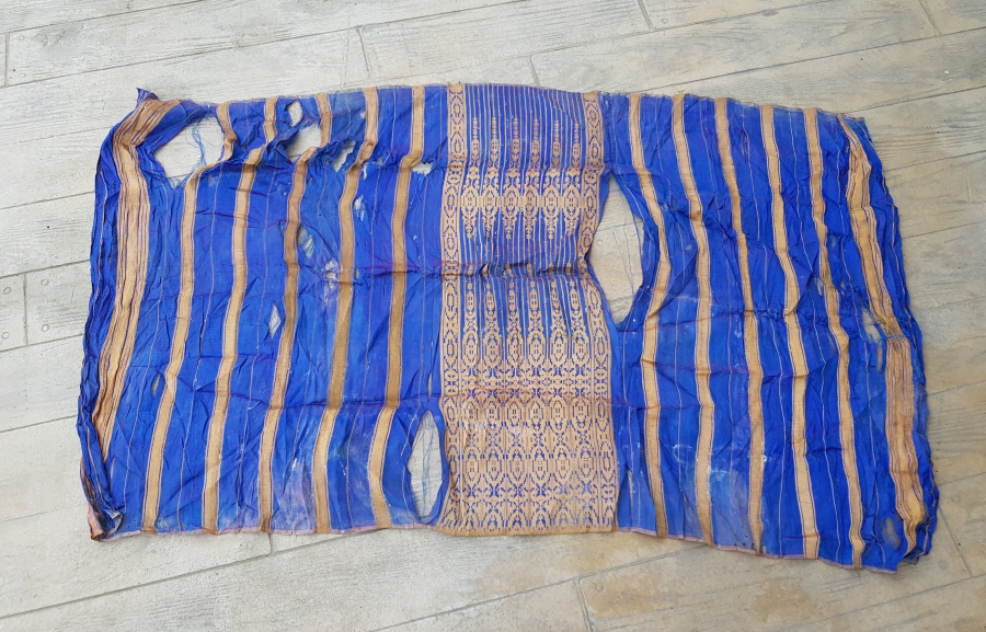 OSMANLI DÖNEMİ SAF GÜMÜŞ VE İPEKTEN DOKUNMUŞ NADİR HEREKE KUMAŞ PARÇASI