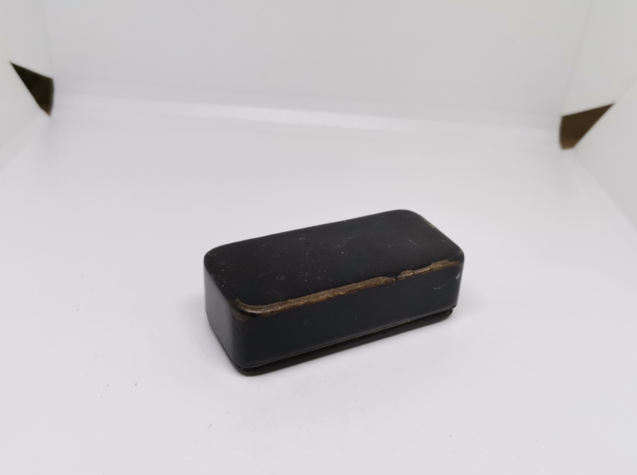 SEDEF ÇAKMA İŞÇİLİKLİ OSMANLI DÖNEMİ KAPAKLI ENFİYE KUTUSU