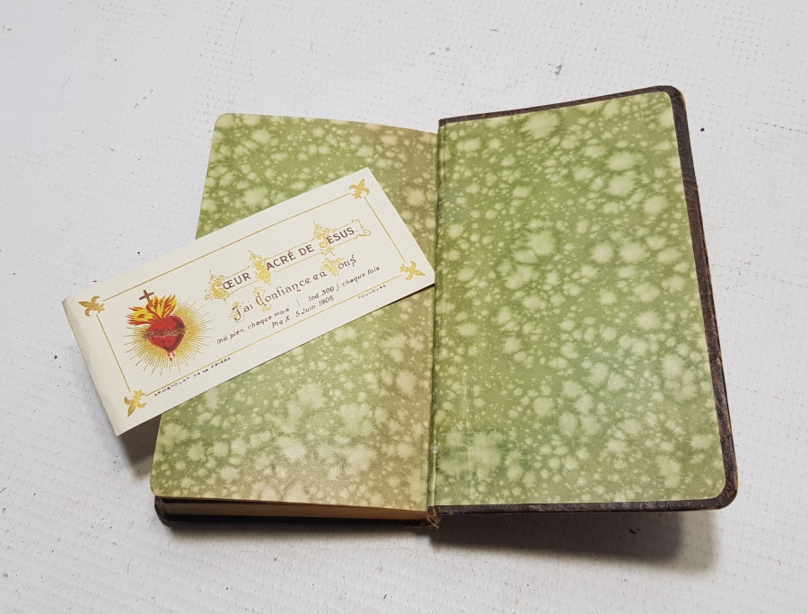 1906 TARİHLİ RENKLİ BASKI ALTIN VARAKLI CİLDİNDE FRANSIZCA İNCİL