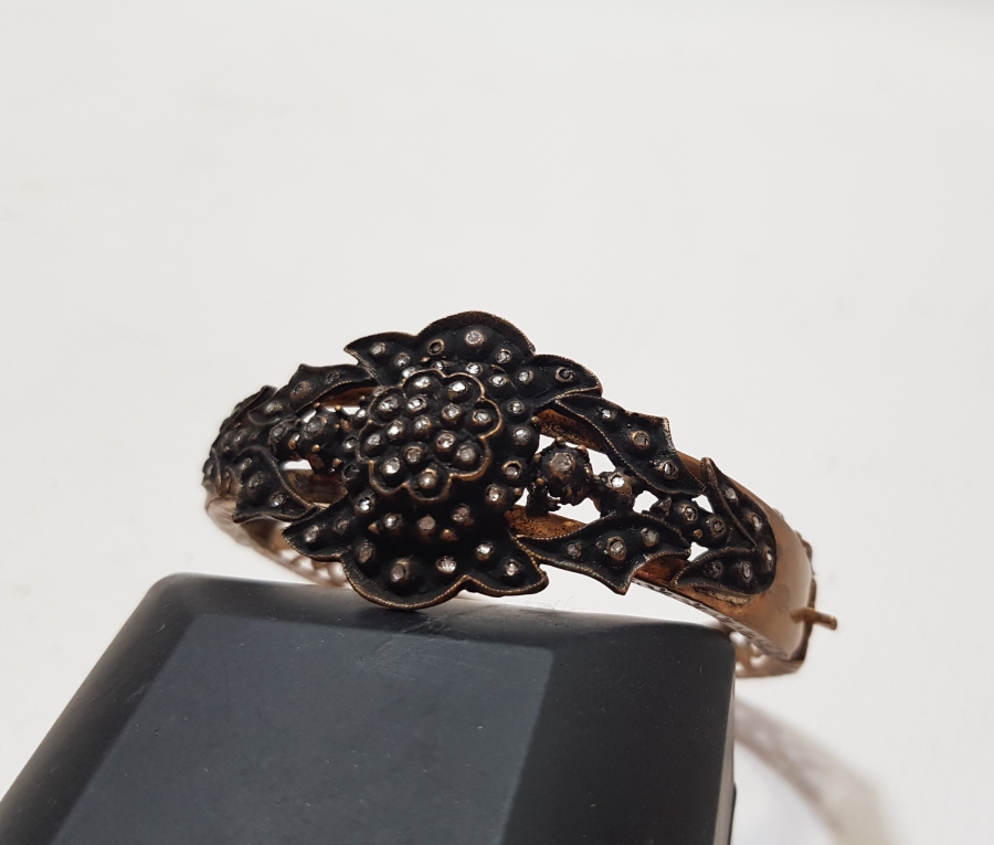 ELMAS TAŞLI ÖZEL YAPIM BİLEZİK