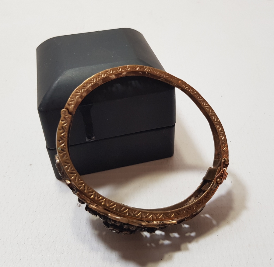 ELMAS TAŞLI ÖZEL YAPIM BİLEZİK