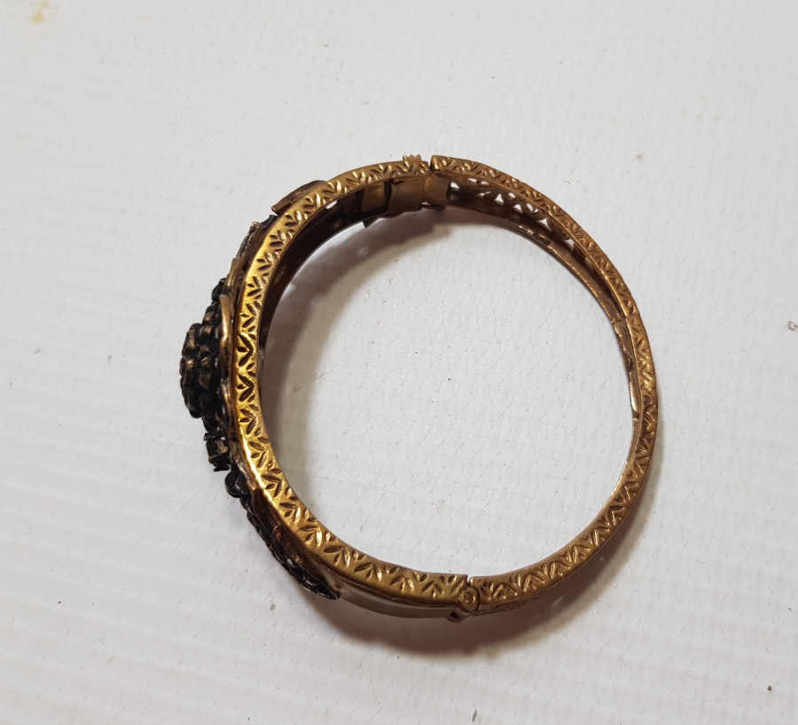 ELMAS TAŞLI ÖZEL YAPIM BİLEZİK