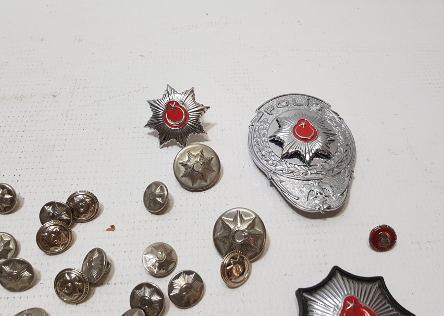 TAM TAKIM ANTİKA POLİS BRÖVE DÜĞME ROZET LOTU