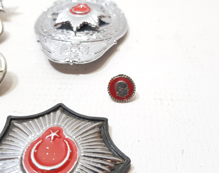 TAM TAKIM ANTİKA POLİS BRÖVE DÜĞME ROZET LOTU