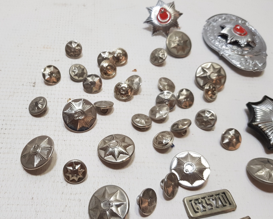 TAM TAKIM ANTİKA POLİS BRÖVE DÜĞME ROZET LOTU