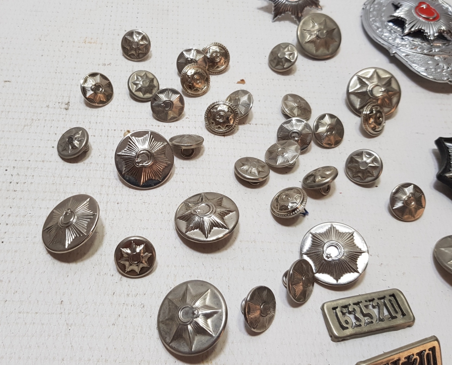 TAM TAKIM ANTİKA POLİS BRÖVE DÜĞME ROZET LOTU