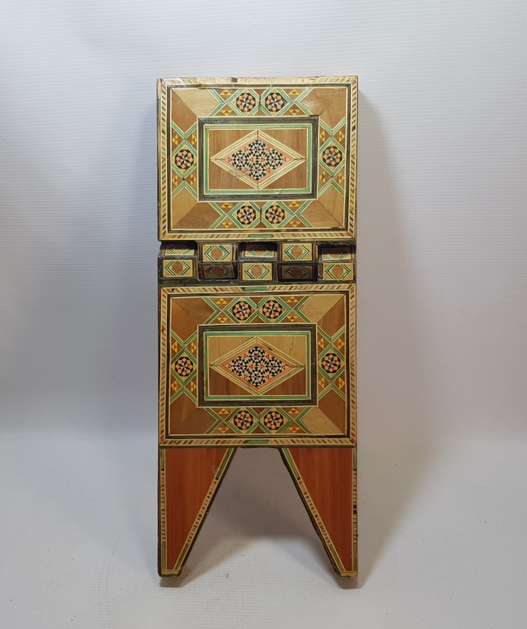 MARKUTERİ İŞÇİLİKLİ BÜYÜK BOY ANTİKA RAHLE