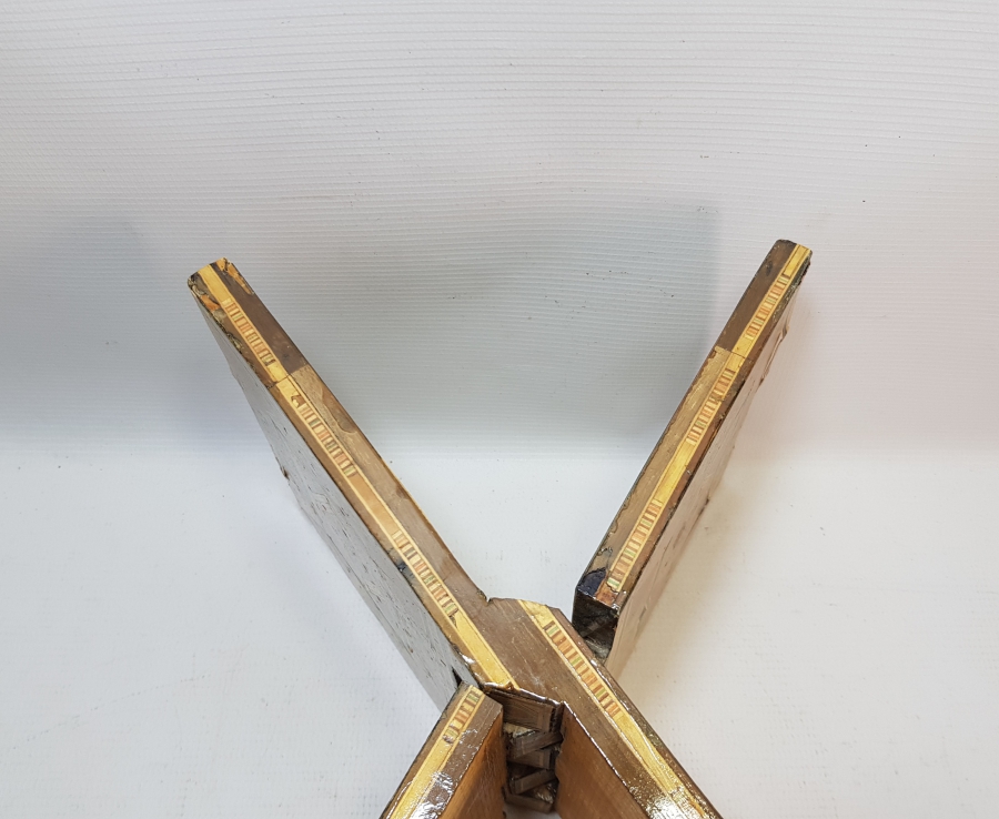 MARKUTERİ İŞÇİLİKLİ BÜYÜK BOY ANTİKA RAHLE