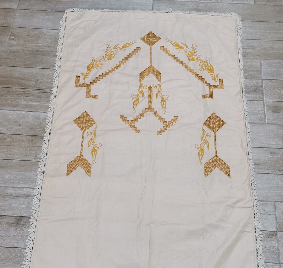 KANAVİÇE İŞÇİLİKLİ ANTİKA SECCADE