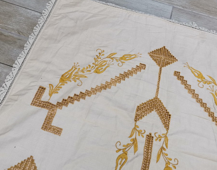 KANAVİÇE İŞÇİLİKLİ ANTİKA SECCADE