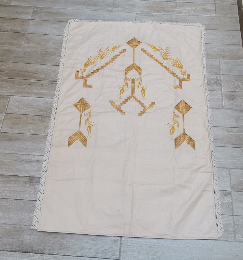 KANAVİÇE İŞÇİLİKLİ ANTİKA SECCADE