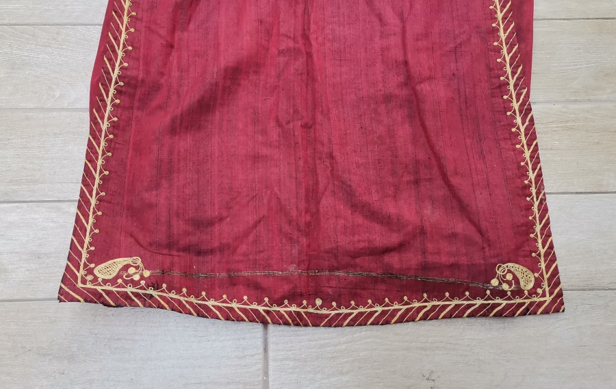 ÜZERİ ALTIN SIRMA İŞÇİLİKLİ OSMANLI DÖNEMİ NADİR İPEK ÜÇETEK