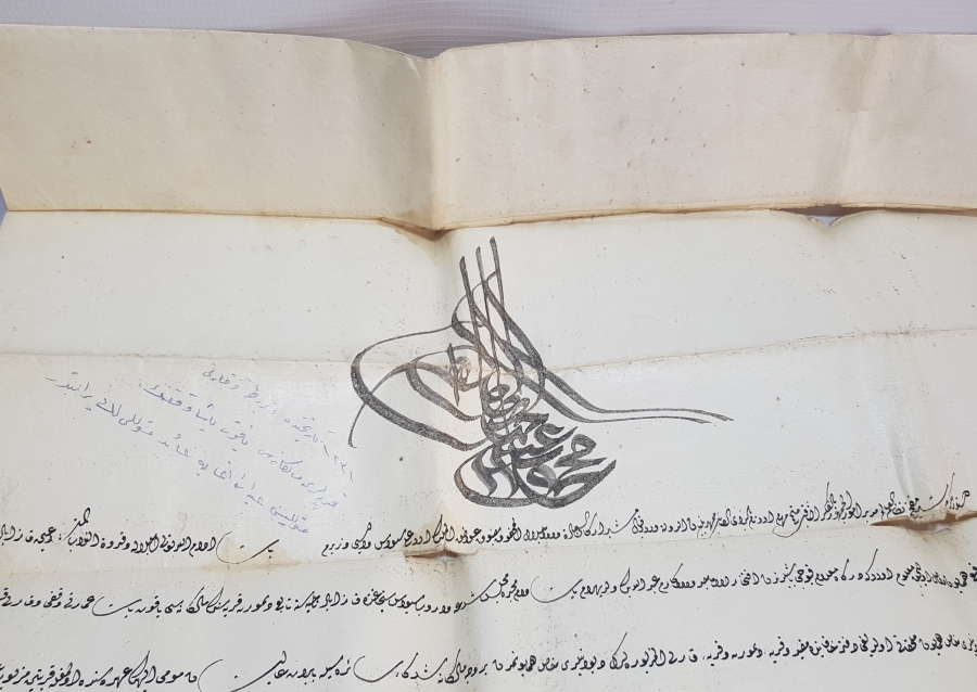 2. MAHMUD HAN DÖNEMİ EL ÇEKME TUĞRALI SİVAS SANCAĞINDAKİ VEZİRİNE YAZILMIŞ BÜYÜK BOY FERMAN