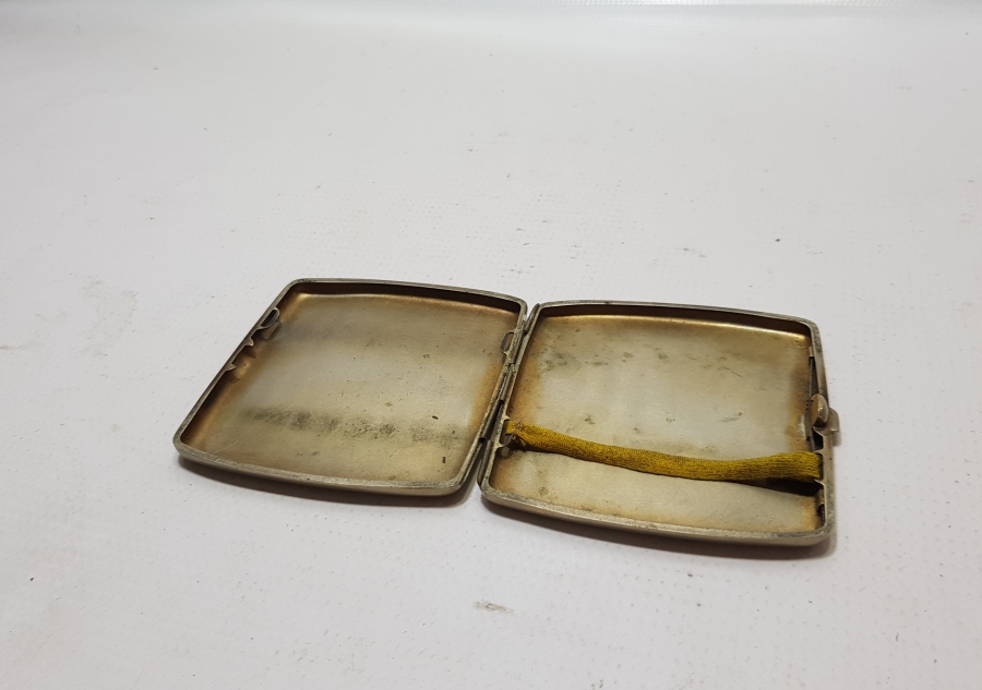 1900 BAŞLARI ANTİKA SİGARA TABAKASI