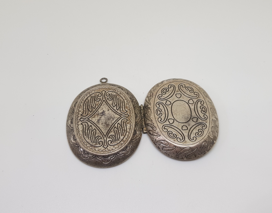 GÜMÜŞ KAPLAMA ANTİKA KAPAKLI KOLYE FOTOĞRAFLIK