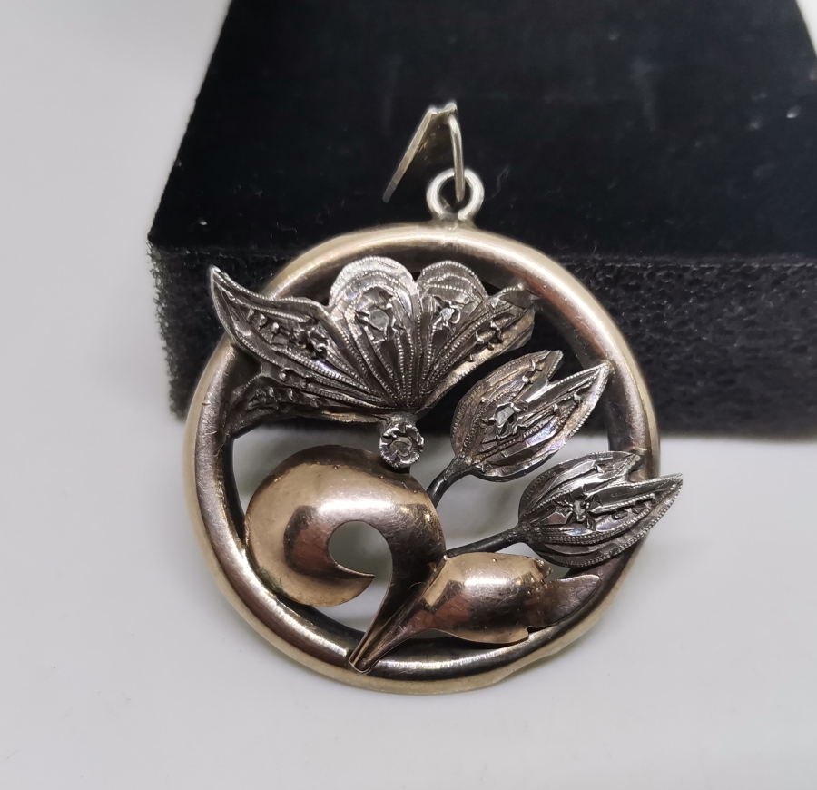 OSMANLI DÖNEMİ ELMAS TAŞLI VE LALE FİGÜRLÜ ALTIN KOLYE UCU