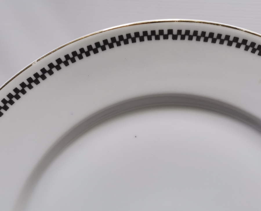 ARKASI OSMANLICA YAZILI VE ALTIN VARAKLI PORSELEN BÜYÜK BOY TABAK