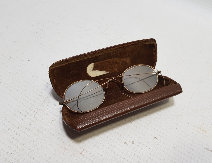 ORİJİNAL KUTUSUNDA OSMANLI DÖNEMİ ALTIN KAPLAMA TÜCCAR GÖZLÜĞÜ