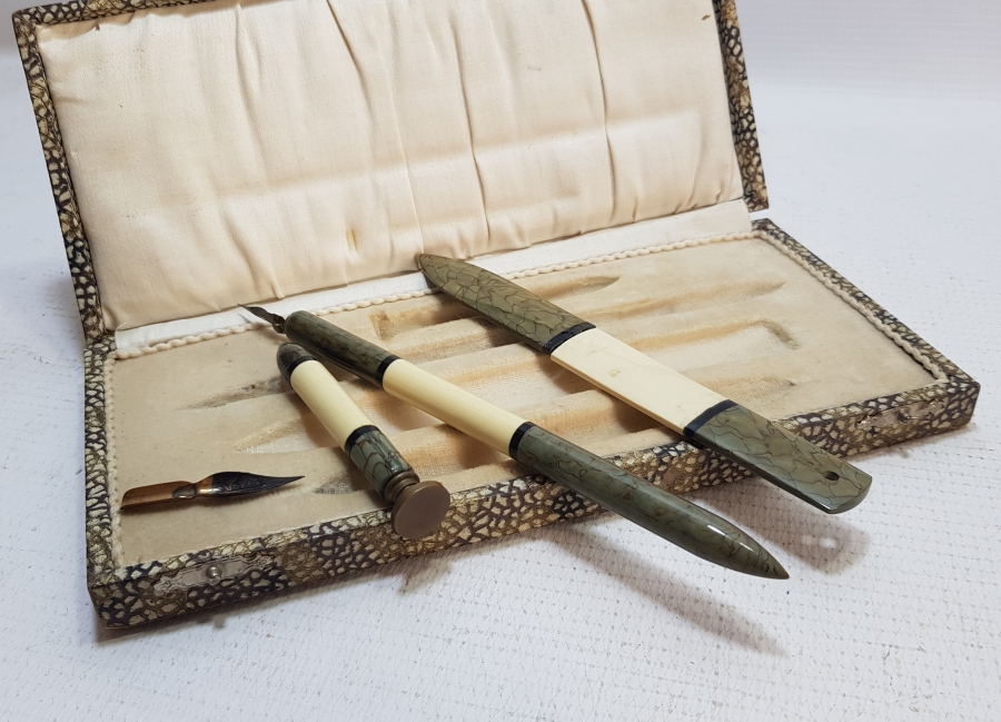 1900 BAŞLARI ORİJİNAL KUTUSUNDA ANTİKA YAZI TAKIMI