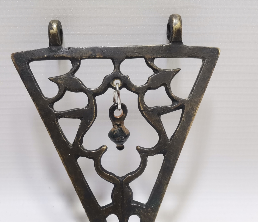 NADİR FORMDA SELÇUKLU MODEL LALE MOTİFLİ OSMANLI DÖNEMİ ÜÇGEN ŞAKÜL