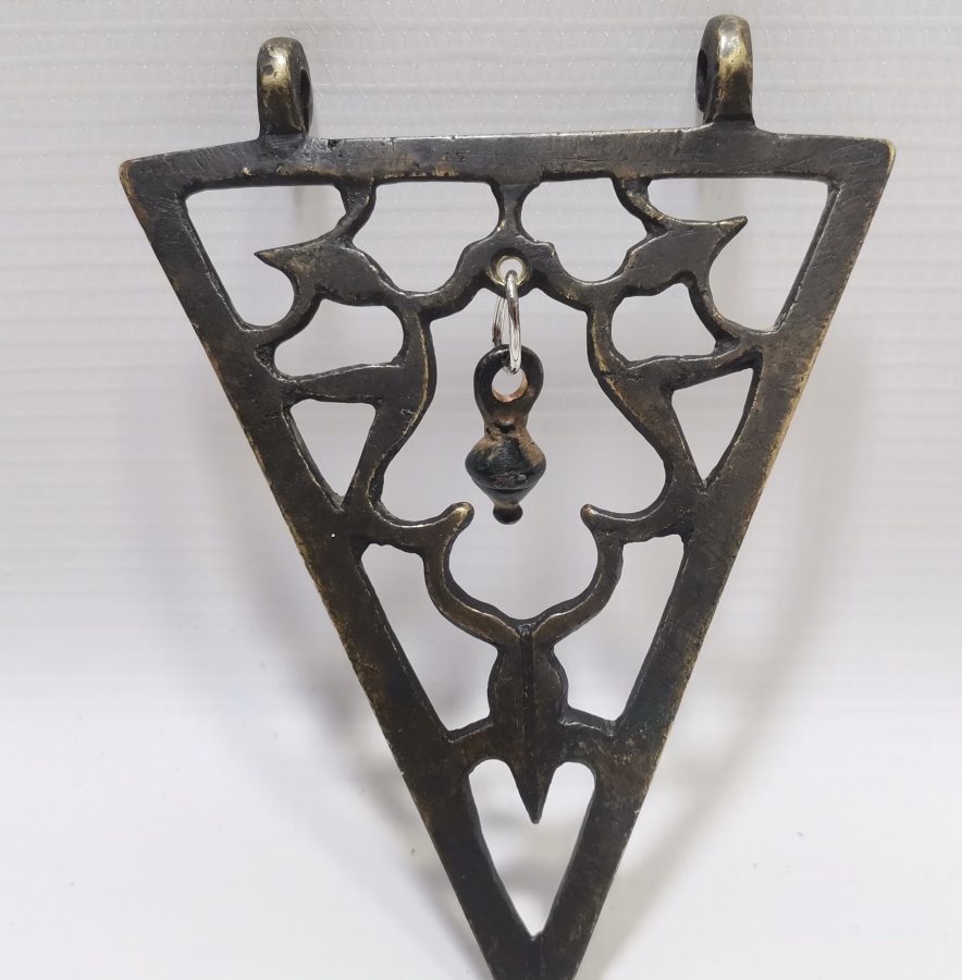 NADİR FORMDA SELÇUKLU MODEL LALE MOTİFLİ OSMANLI DÖNEMİ ÜÇGEN ŞAKÜL