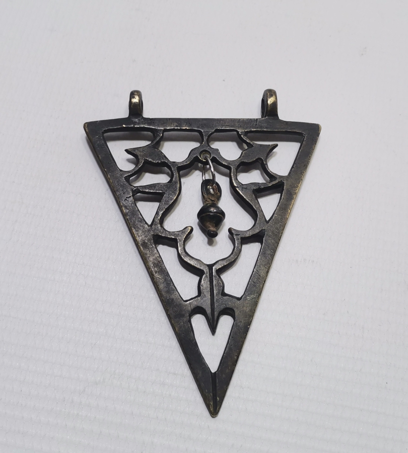 NADİR FORMDA SELÇUKLU MODEL LALE MOTİFLİ OSMANLI DÖNEMİ ÜÇGEN ŞAKÜL