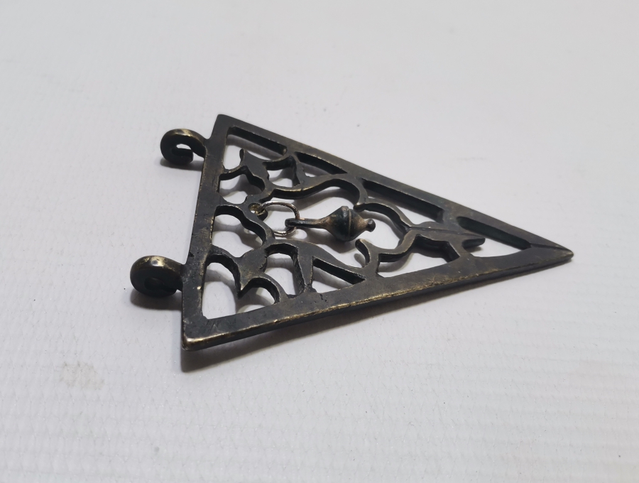 NADİR FORMDA SELÇUKLU MODEL LALE MOTİFLİ OSMANLI DÖNEMİ ÜÇGEN ŞAKÜL