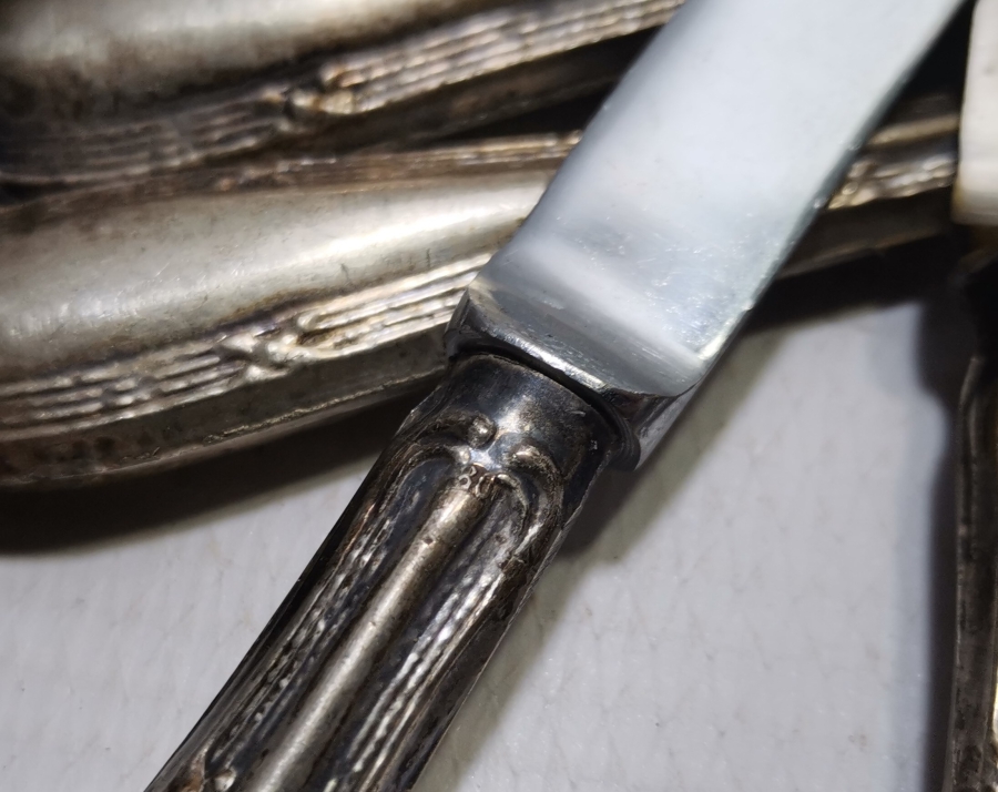 GÜMÜŞ SAPLI ALTILI ÇATAL BIÇAK SETİ