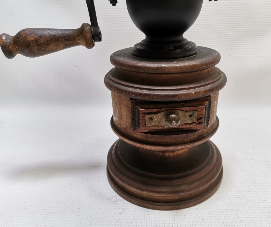 NADİR TİPTE OSMANLI DÖNEMİ KAHVE DEĞİRMENİ