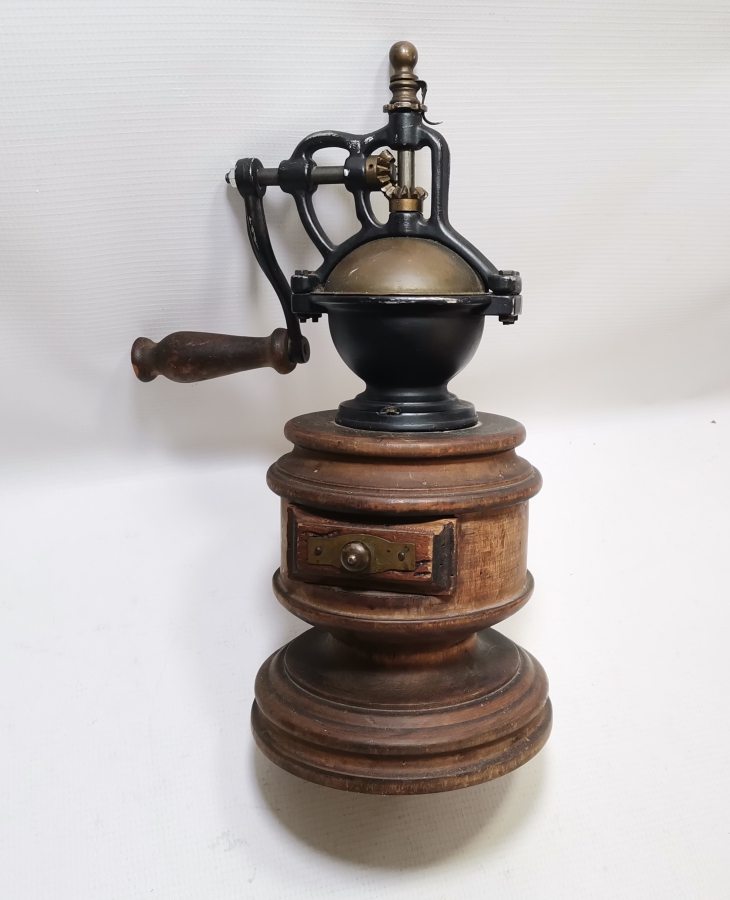 NADİR TİPTE OSMANLI DÖNEMİ KAHVE DEĞİRMENİ