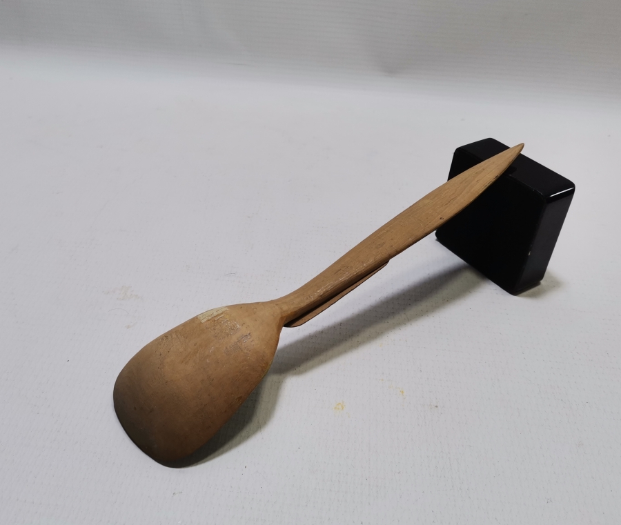 ÜZERİNDE OSMANLICA YA HZ MEVLANA YAZILI TERMOMETRELİ DUVAR KAŞIĞI