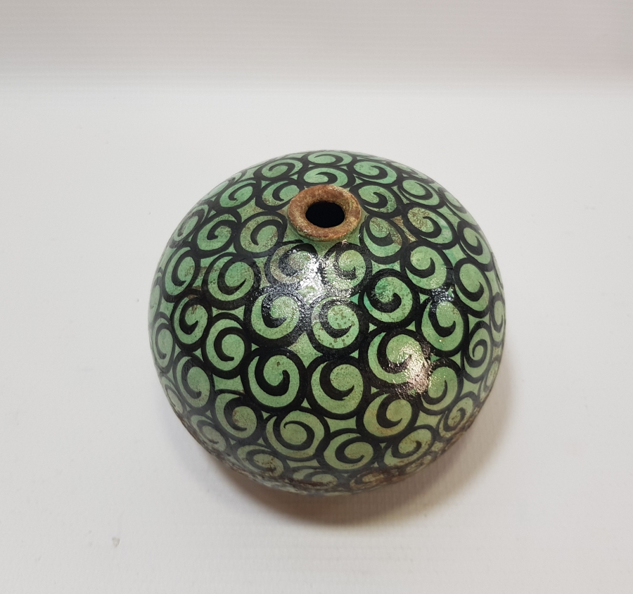 OSMANLI DÖNEMİ NADİR FORMDA VE RENKTE İZNİK ÇİNİ VAZO