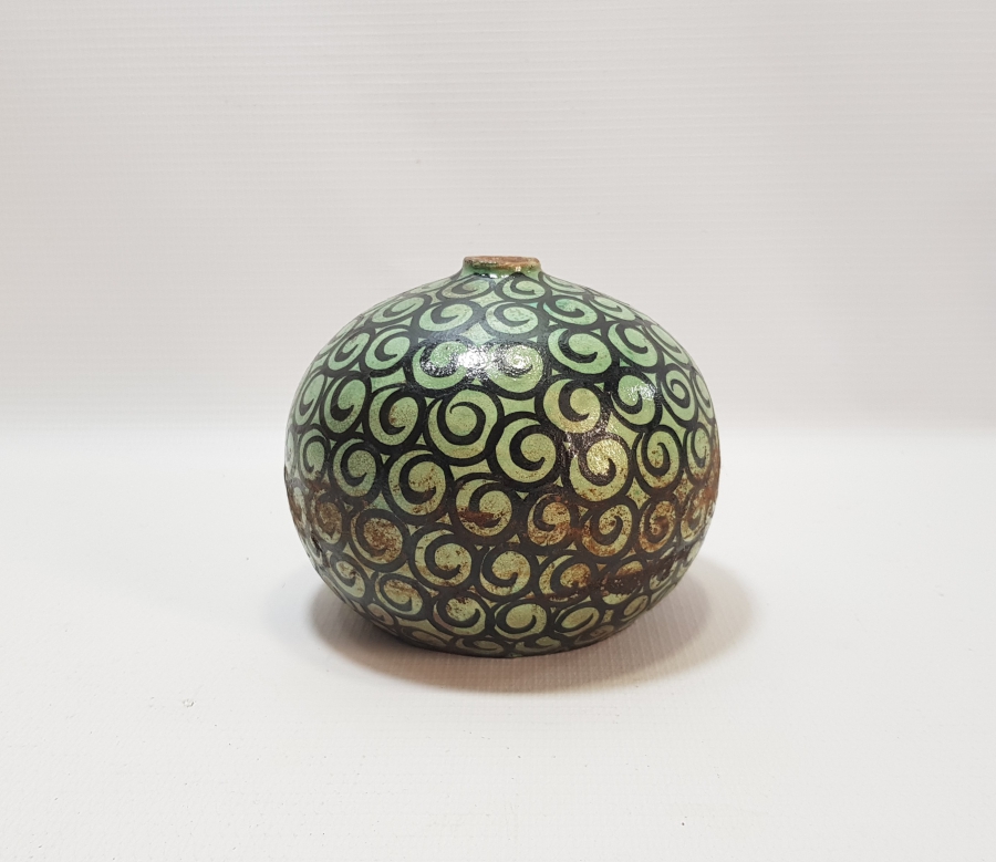 OSMANLI DÖNEMİ NADİR FORMDA VE RENKTE İZNİK ÇİNİ VAZO