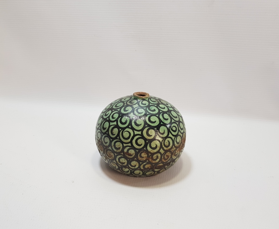 OSMANLI DÖNEMİ NADİR FORMDA VE RENKTE İZNİK ÇİNİ VAZO