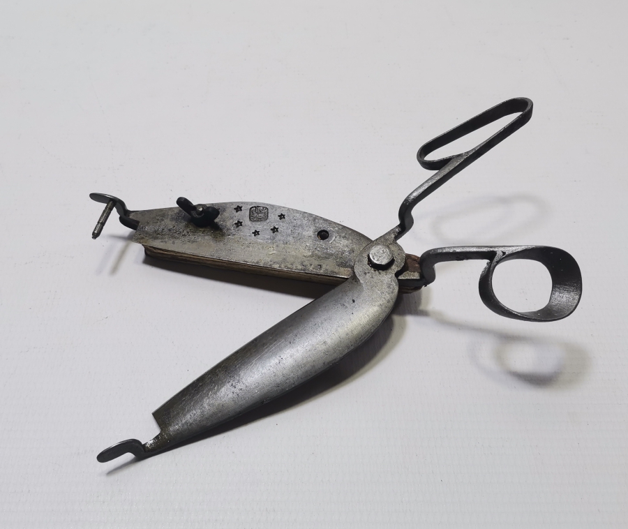 ÜZERİ OSMANLICA USTA DAMGALI OSMANLI DÖNEMİ NADİR HEREKE HALI MAKASI