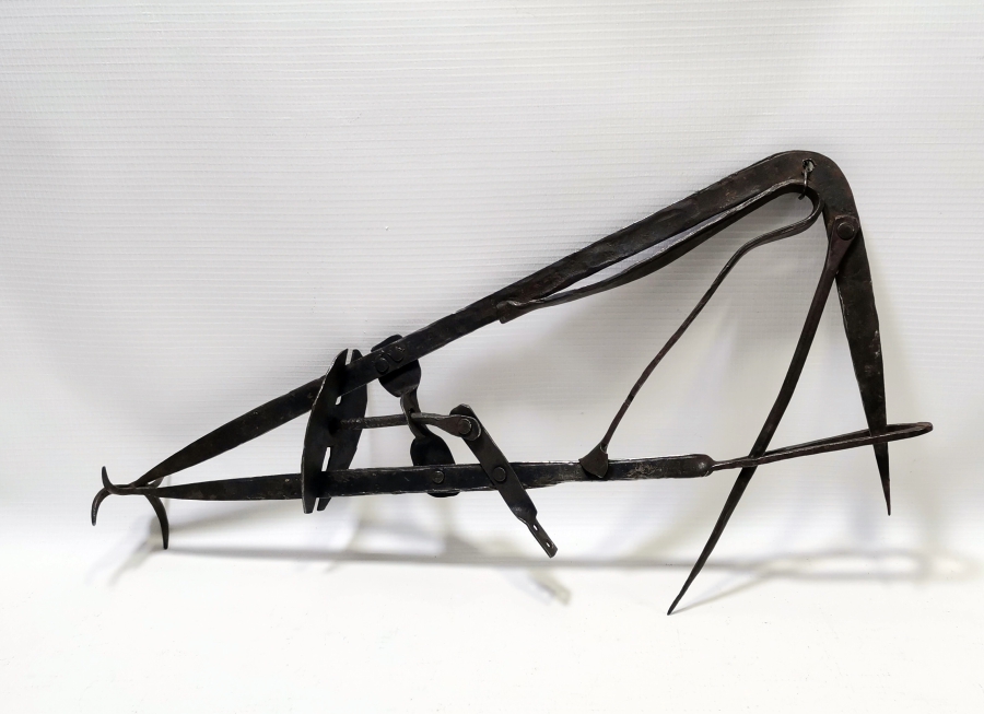 TAMAMI EL YAPIMI PRİMİTİF FORMLU OSMANLI DÖNEMİ KÖSTEBEK YAKALAMA ALETİ