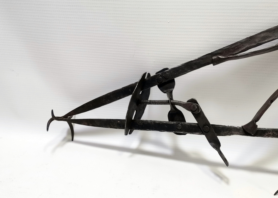 TAMAMI EL YAPIMI PRİMİTİF FORMLU OSMANLI DÖNEMİ KÖSTEBEK YAKALAMA ALETİ