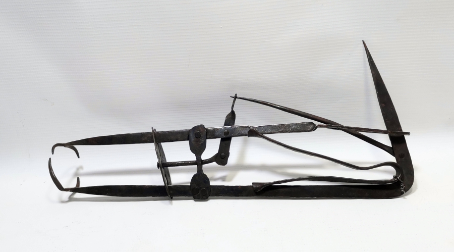 TAMAMI EL YAPIMI PRİMİTİF FORMLU OSMANLI DÖNEMİ KÖSTEBEK YAKALAMA ALETİ