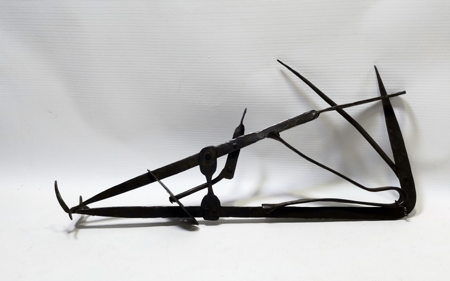 TAMAMI EL YAPIMI PRİMİTİF FORMLU OSMANLI DÖNEMİ KÖSTEBEK YAKALAMA ALETİ