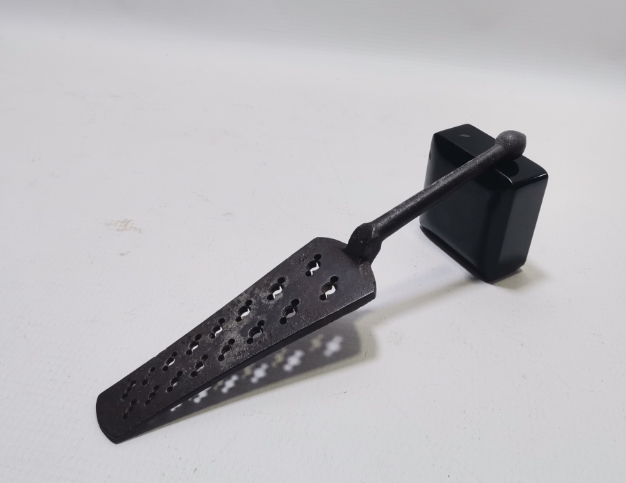 OSMANLI DÖNEMİ NADİR USTA DAMGALI KUYUMCU TEL ÇEKME ALETİ