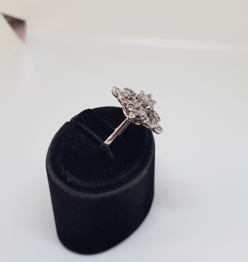 FRANSIZ MEKİĞİ MODELİ PIRLANTA TAŞLI YÜZÜK