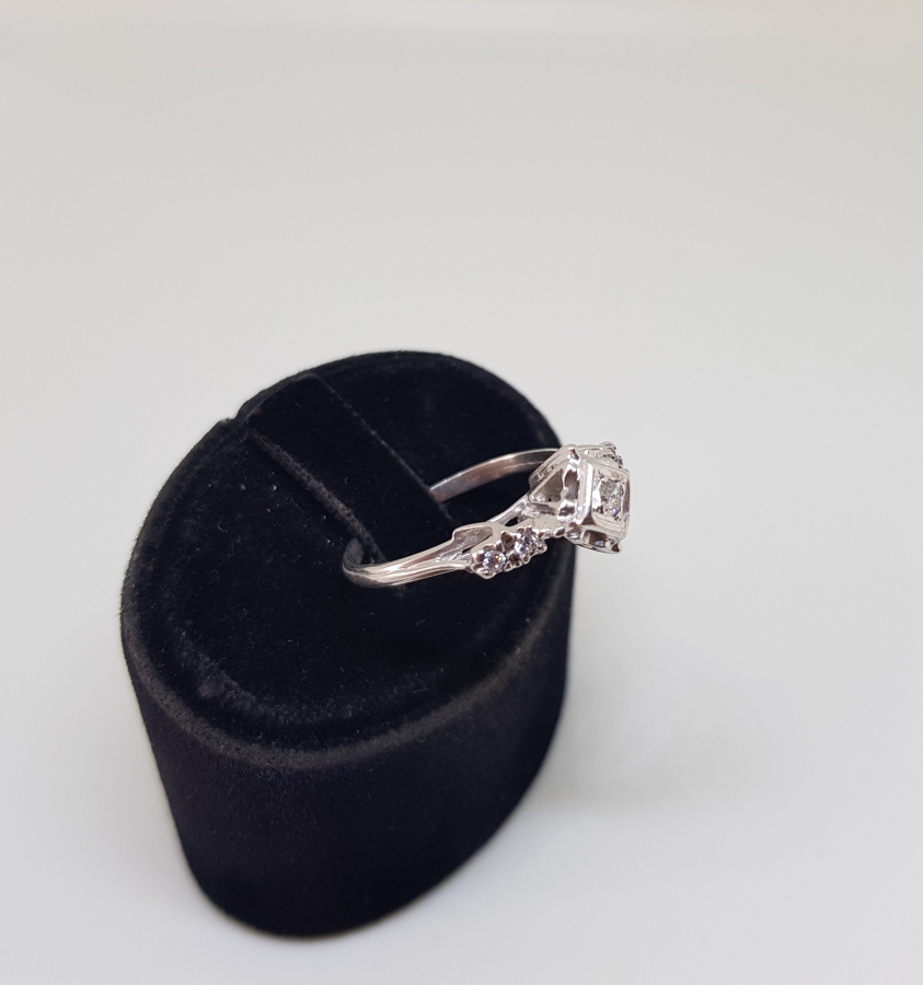 KUZEY YILDIZI FORMLU PIRLANTA TAŞLI ÖZEL YAPIM YÜZÜK