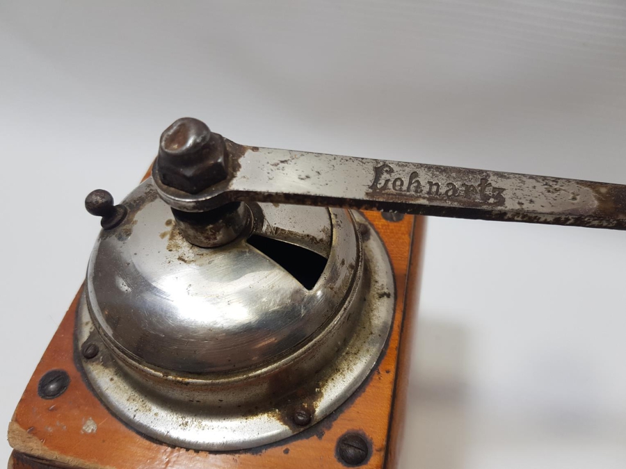 ANTİKA AHŞAP KAHVE DEĞİRMENİ